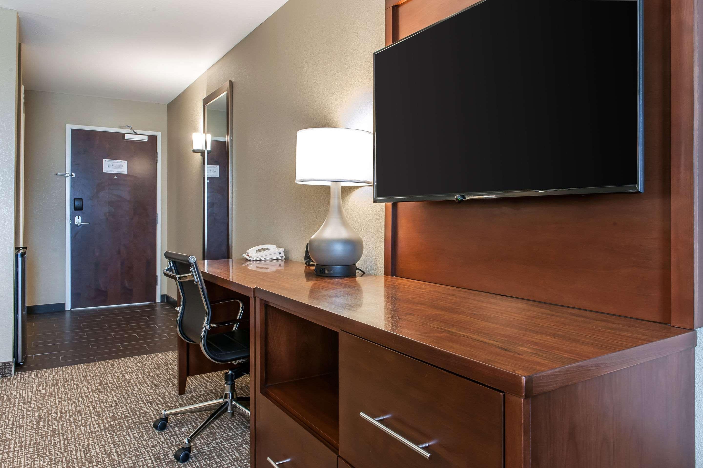 Comfort Suites Rensselaer Near Fair Oaks Kültér fotó