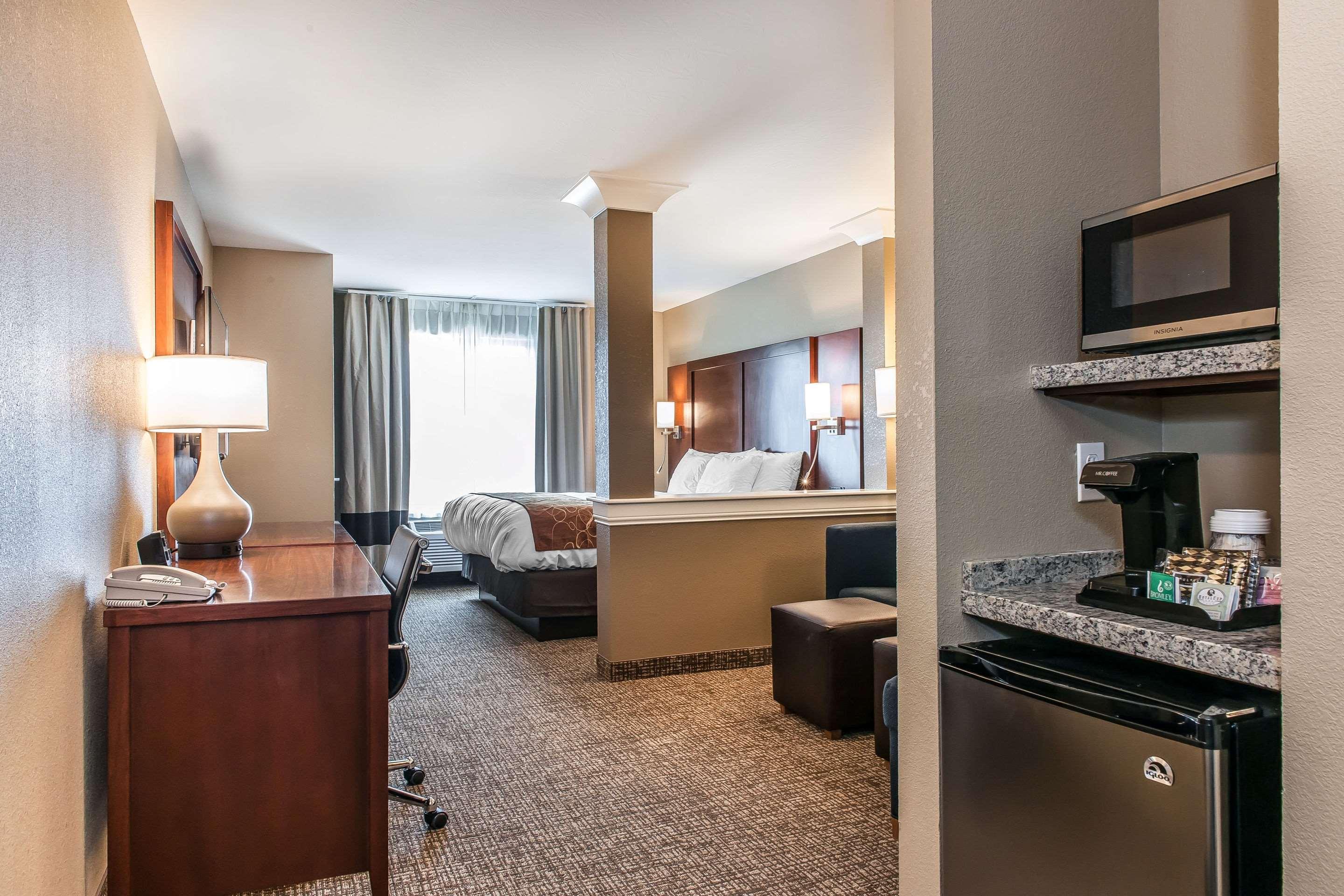 Comfort Suites Rensselaer Near Fair Oaks Kültér fotó